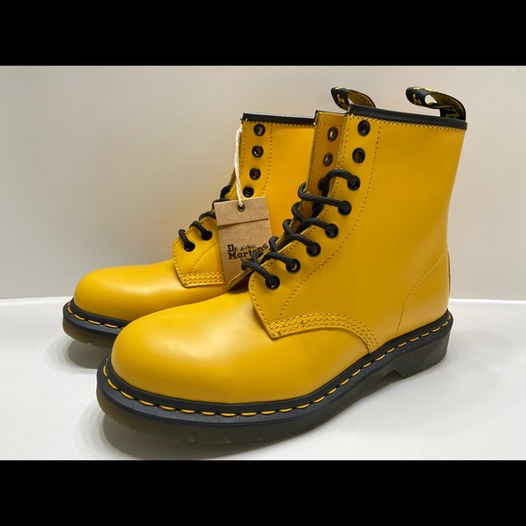 Dr. Martens Shoes - NEW Dr. Martens 1460 8Eye  Smooth Leather Boots